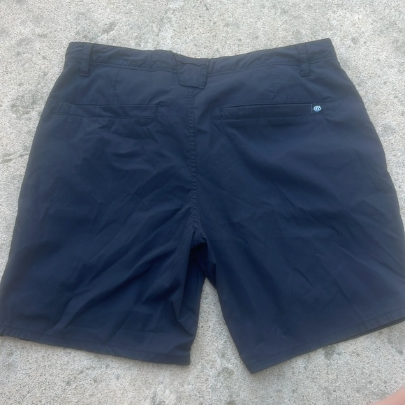 686 Everywhere Hybrid Black Shorts Men's Size L - Picture 8 of 9